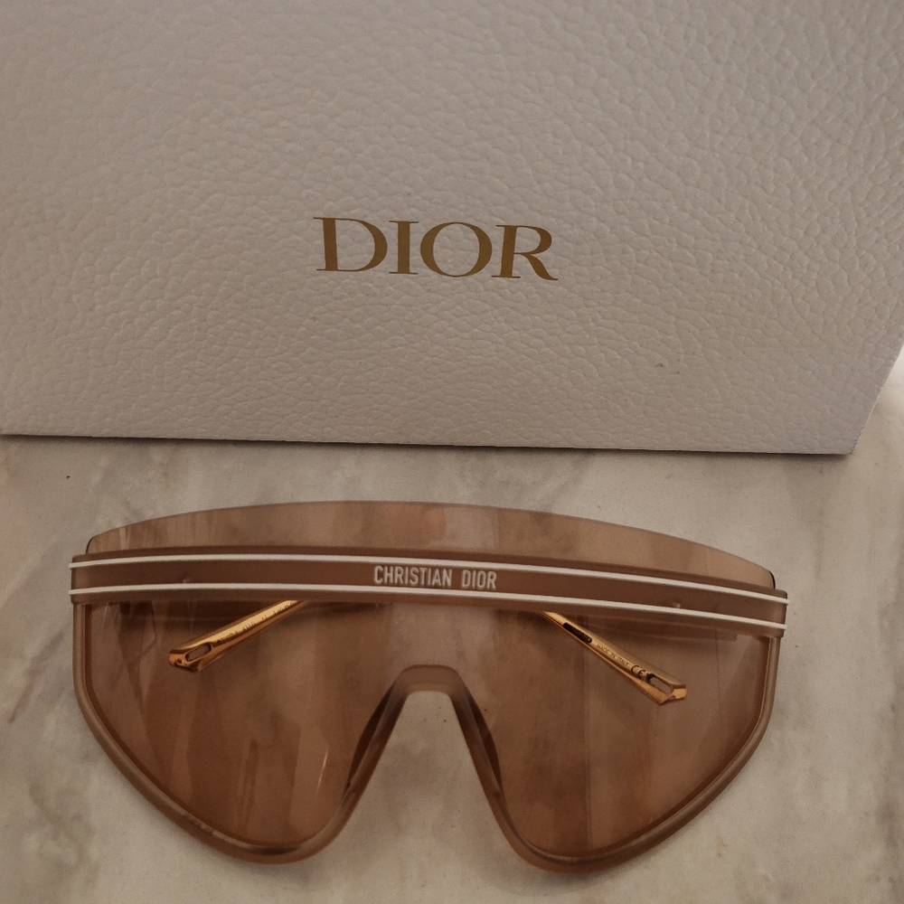 DIOR The Dior M2U Mask Sunglasses